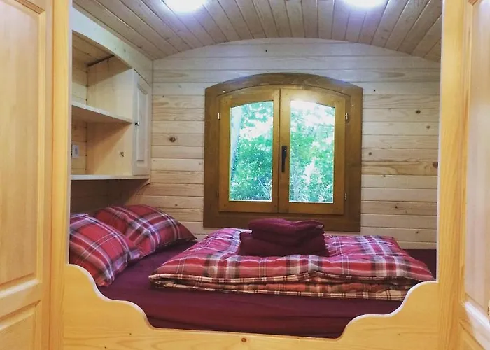 Chambres D\'Hotes Et Roulotte Au Bonheur Du Parc