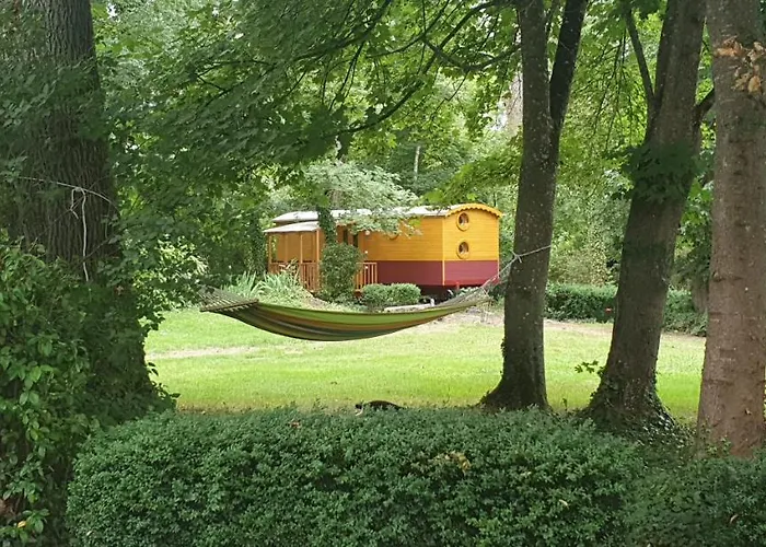Chambres D\'Hotes Et Roulotte Au Bonheur Du Parc