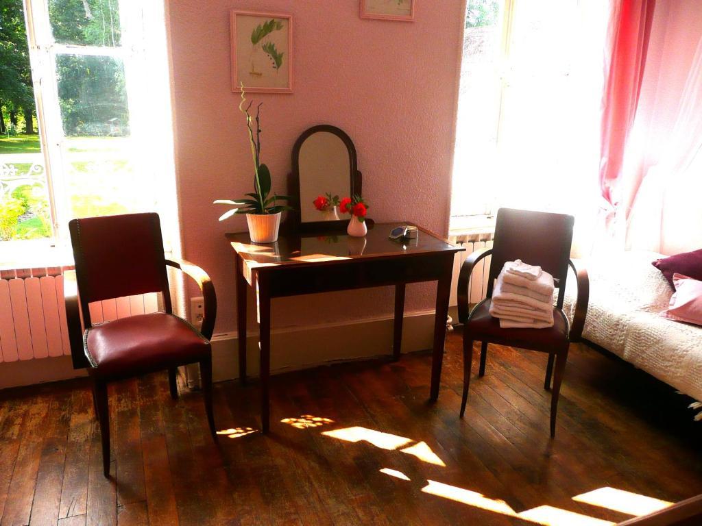 D'hotes Et Roulotte Au Bonheur Du Parc Bed & Breakfast *